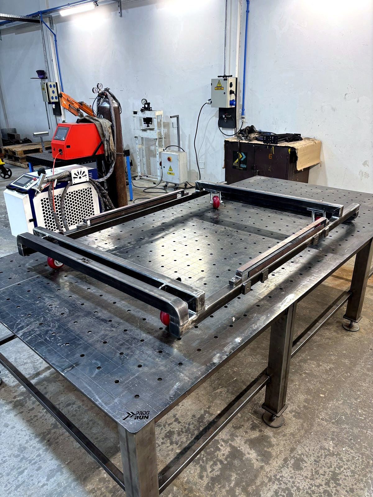 Fabricação e solda em mesa modular na Prog Run